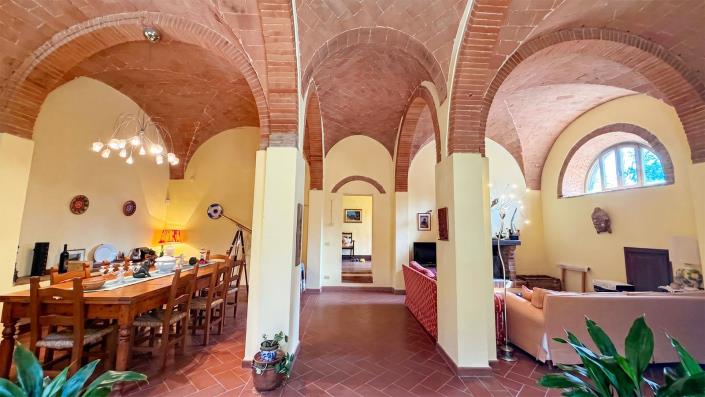 Image No.18-5 Bed Country House for sale