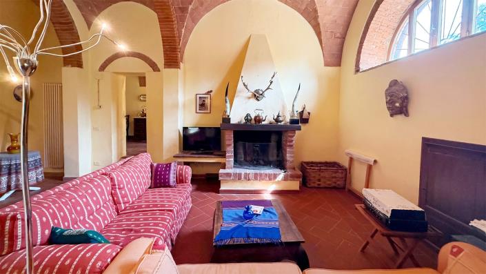 Image No.19-5 Bed Country House for sale