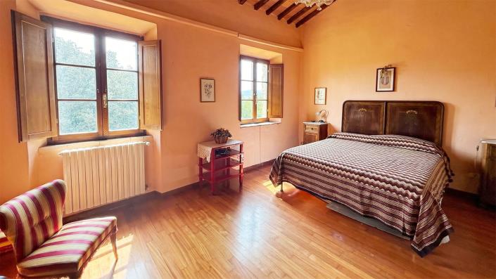 Image No.24-5 Bed Country House for sale