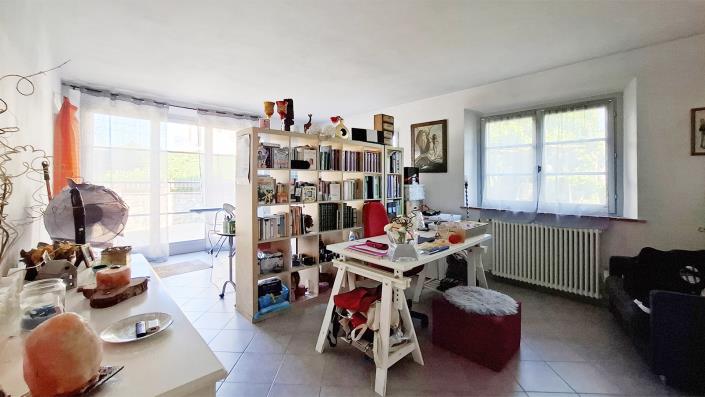 Image No.24-3 Bed Country House for sale