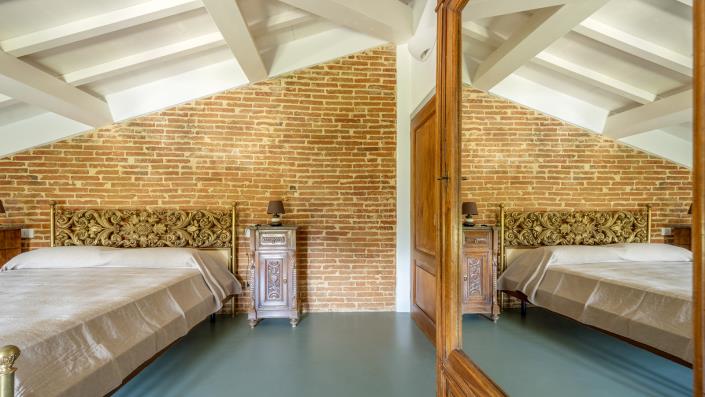 Image No.33-7 Bed Villa / Detached for sale