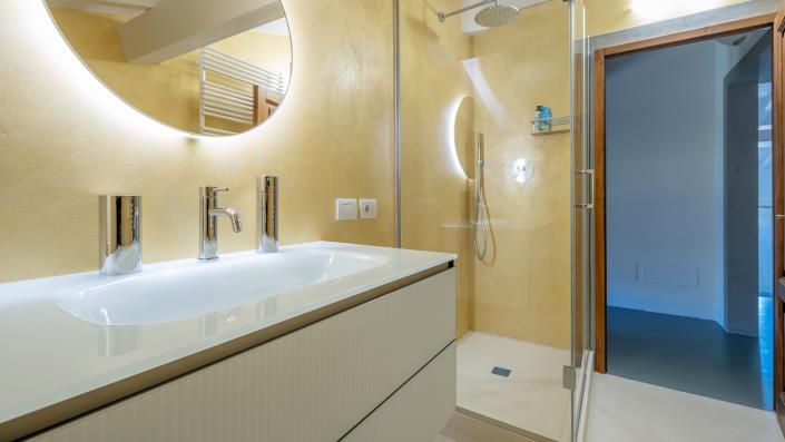 Image No.38-7 Bed Villa / Detached for sale