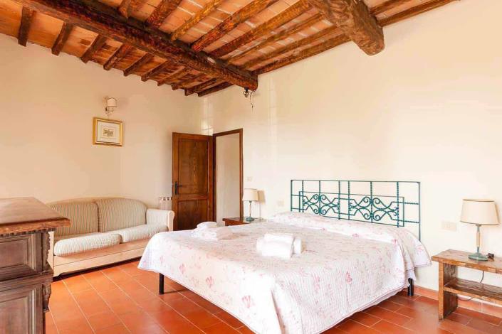 Image No.25-13 Bed Country House for sale
