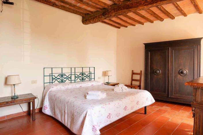 Image No.26-13 Bed Country House for sale