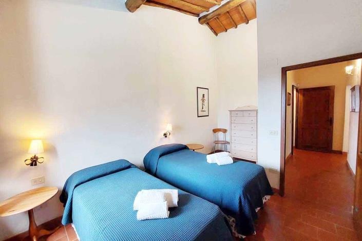 Image No.27-13 Bed Country House for sale