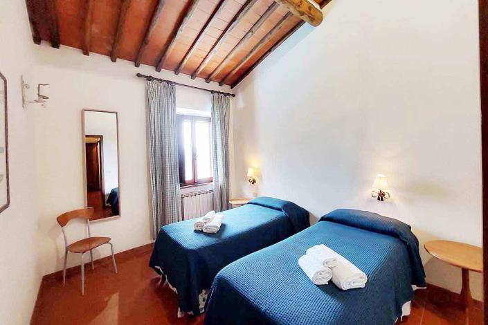 Image No.28-13 Bed Country House for sale