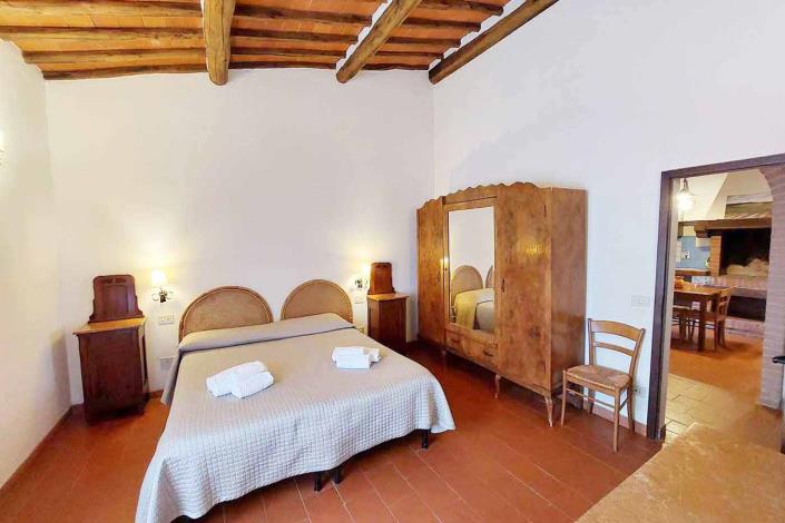 Image No.30-13 Bed Country House for sale