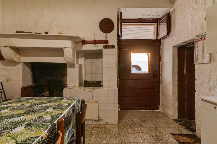 Image No.7-8 Bed Farmhouse for sale