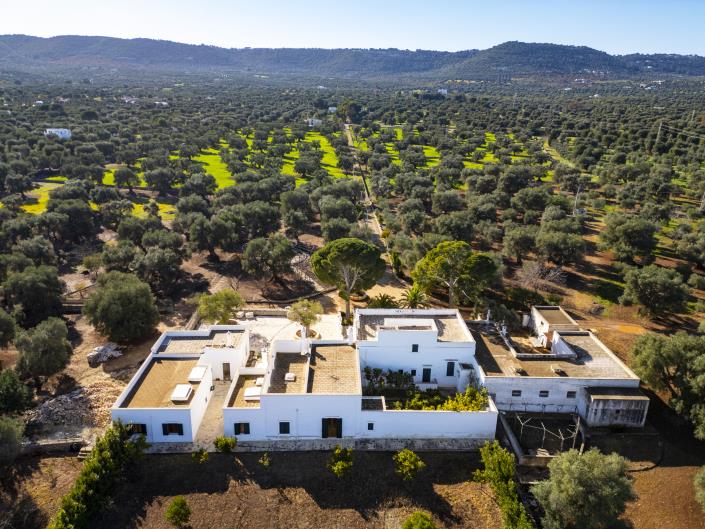 Image No.6-9 Bed Farmhouse for sale