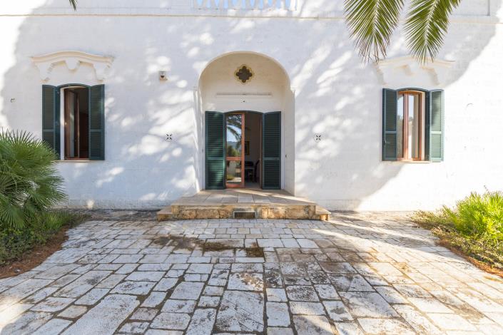 Image No.4-9 Bed Farmhouse for sale