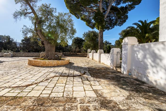 Image No.24-9 Bed Farmhouse for sale