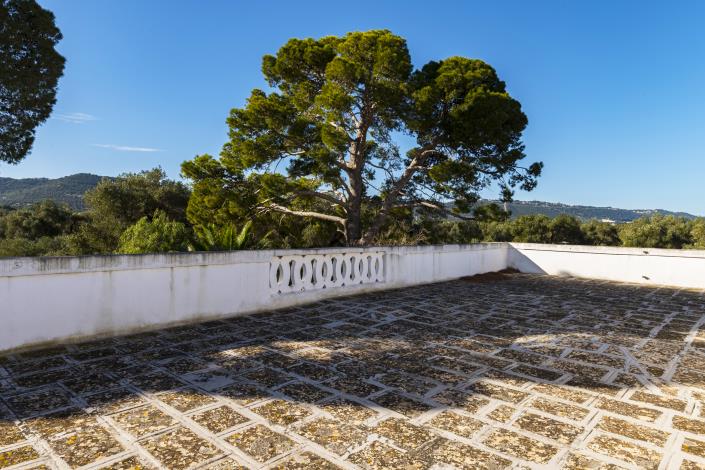 Image No.25-9 Bed Farmhouse for sale