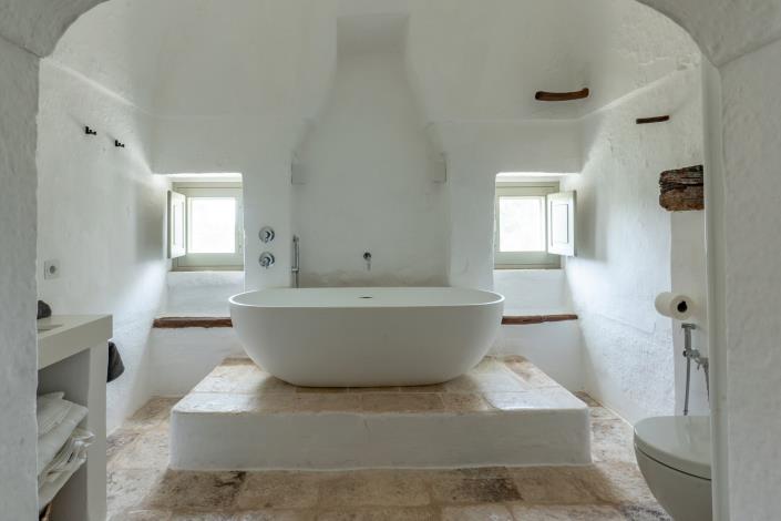 Image No.11-7 Bed Country House for sale