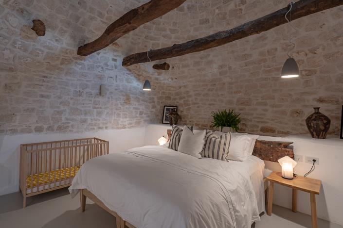 Image No.18-7 Bed Country House for sale