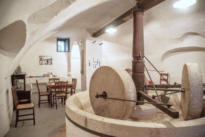 Image No.3-6 Bed Farmhouse for sale