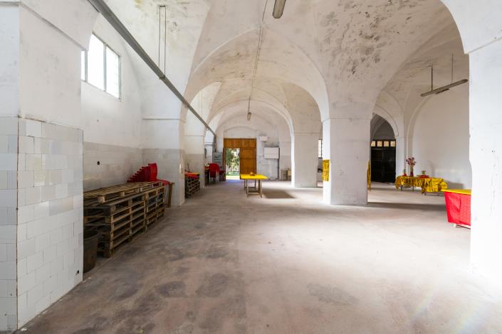 Image No.7-7 Bed Farmhouse for sale