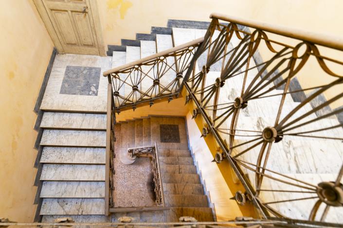 Image No.9-7 Bed Farmhouse for sale