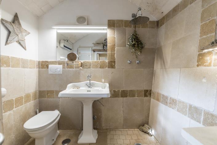 Image No.10-2 Bed Country House for sale