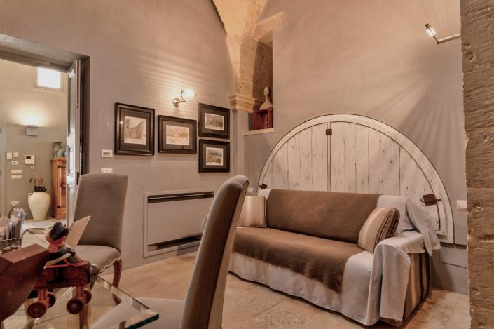 Image No.13-Ferme de 9 chambres à vendre à Giuggianello