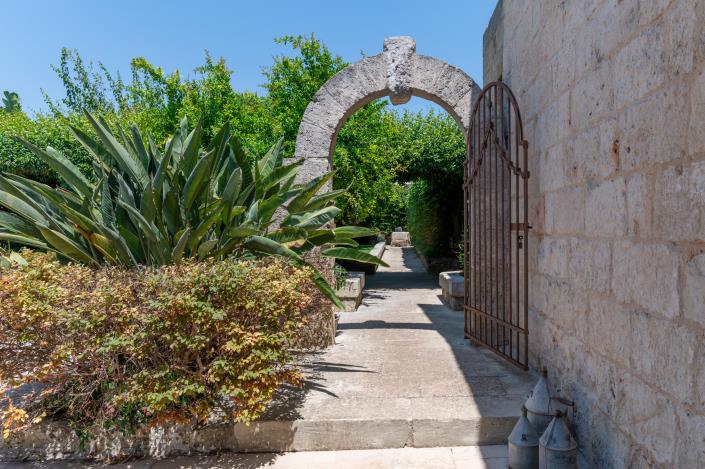 Image No.16-Ferme de 9 chambres à vendre à Giuggianello