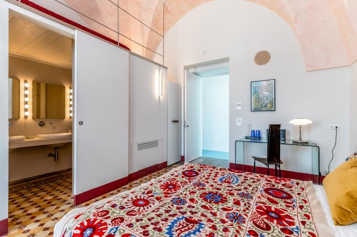 Image No.18-15 Bed Country Property for sale