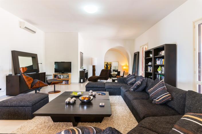 Image No.6-4 Bed Villa for sale