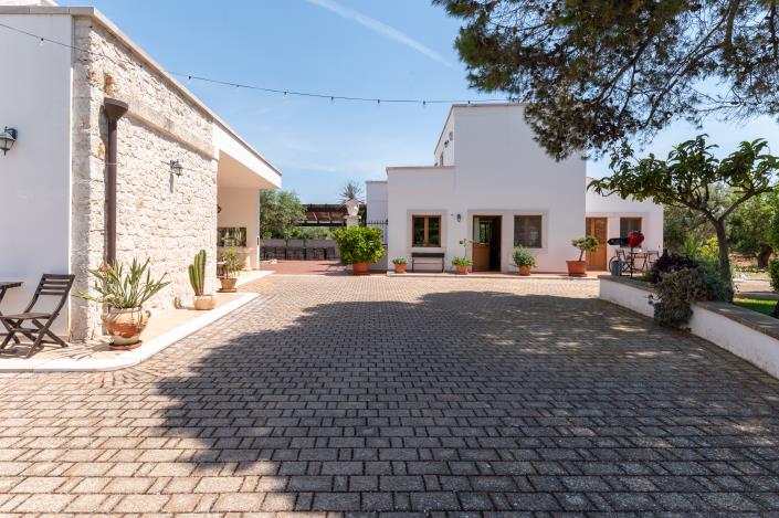 Image No.8-8 Bed Country House for sale