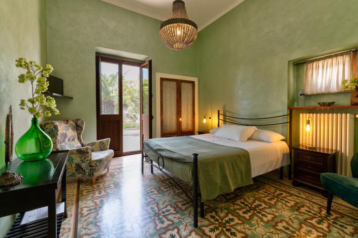 Image No.18-8 Bed Country House for sale