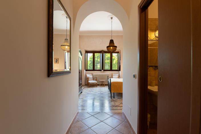 Image No.20-8 Bed Country House for sale
