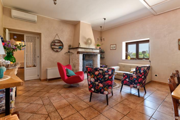 Image No.24-8 Bed Country House for sale