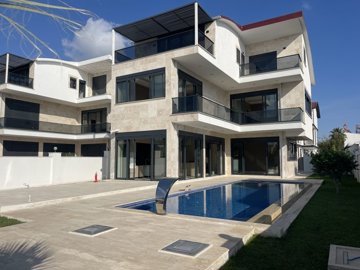 Luxury Antalya Property For Sale - Modern villa with private pool