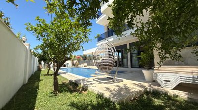 Luxury Antalya Property For Sale - Well-maintained private garden