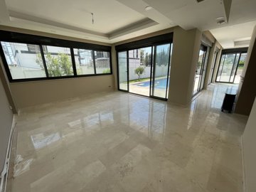Luxury Antalya Property For Sale - Vast open-plan living space