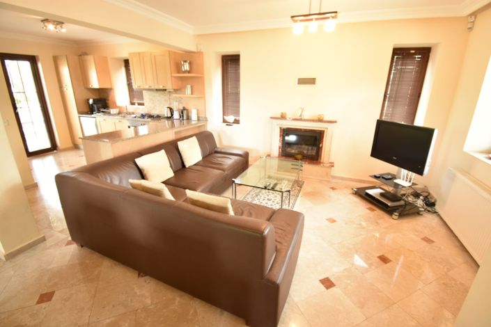 Image No.11-3 Bed Villa for sale