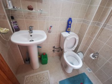 Traditional Detached Seydikemer Villa - Guest WC