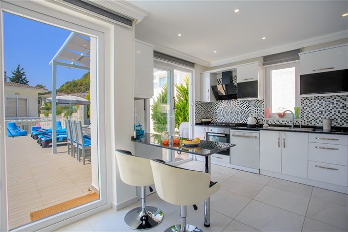 Image No.9-4 Bed Villa for sale