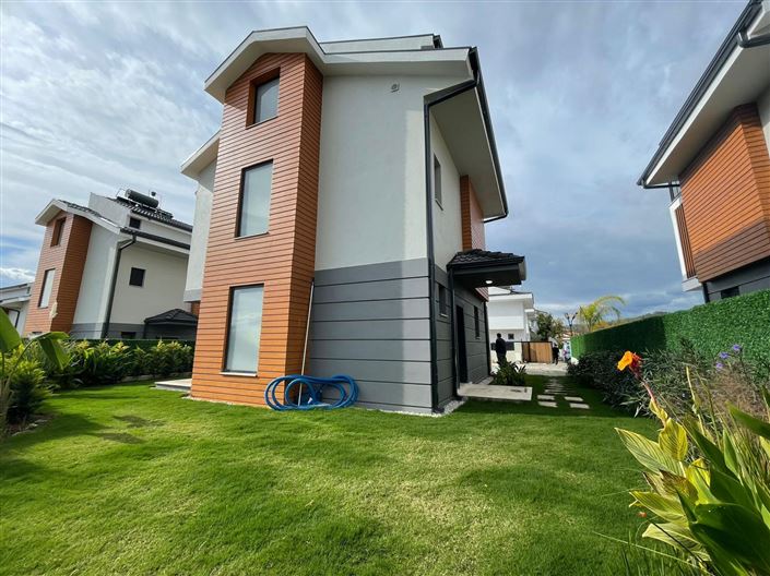 Image No.18-4 Bed Villa for sale