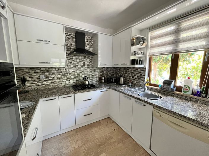 Image No.10-3 Bed Villa for sale