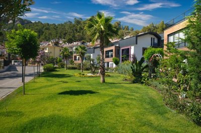 Beldibi Villas in Marmaris- Landscaped Gardens