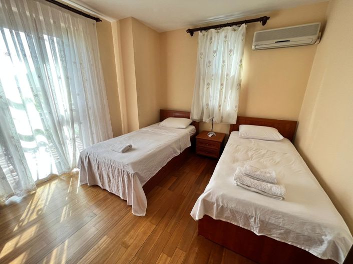 Image No.10-4 Bed Villa for sale