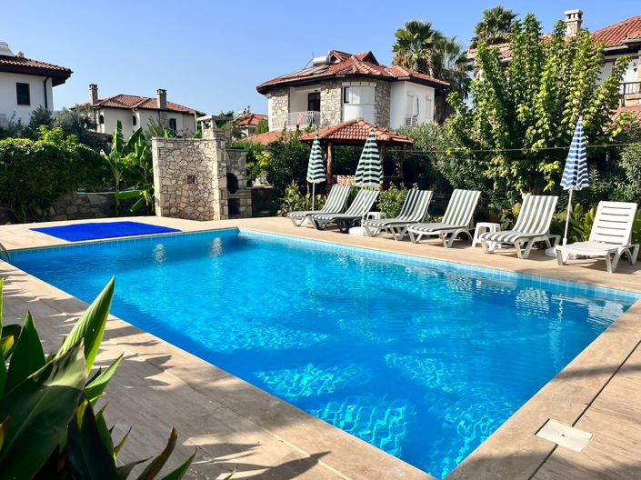 Image No.2-4 Bed Villa for sale