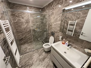 3-Bed Marmaris Apartment- Modern Bathroom