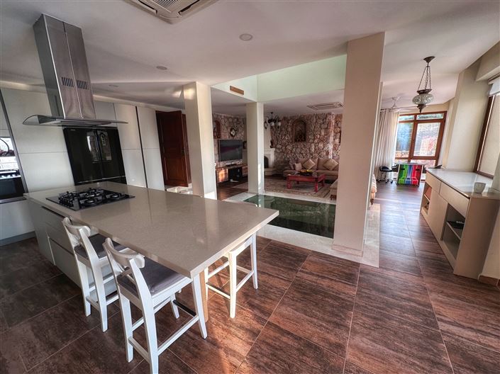 Image No.9-4 Bed Villa for sale