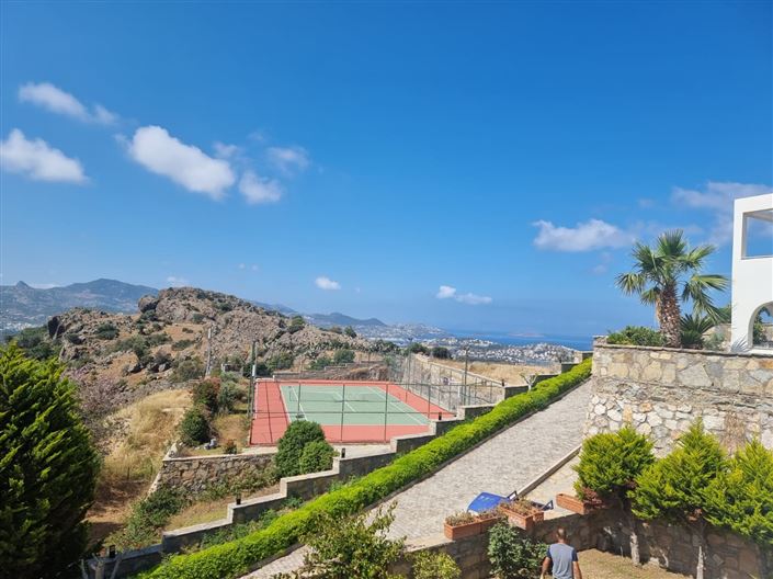 Image No.20-2 Bed Villa for sale