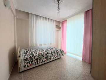 3-Bed Altinkum Villa-Single Bedroom w Balcony