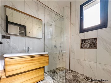 4-Bed Dalaman Villa-Ensuite Shower Room