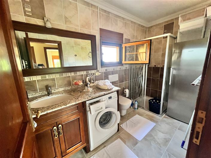 Image No.12-3 Bed Villa for sale