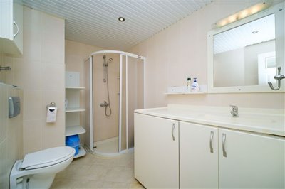 Beautiful Sea View Alanya Property For Sale –Family Bathroom