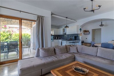 Luxurious unique villa in Gumusluk For Sale – Lounge looking through to kitchen
