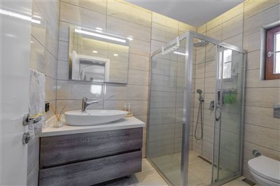 Luxurious unique villa in Gumusluk For Sale – Spacious modern bathroom